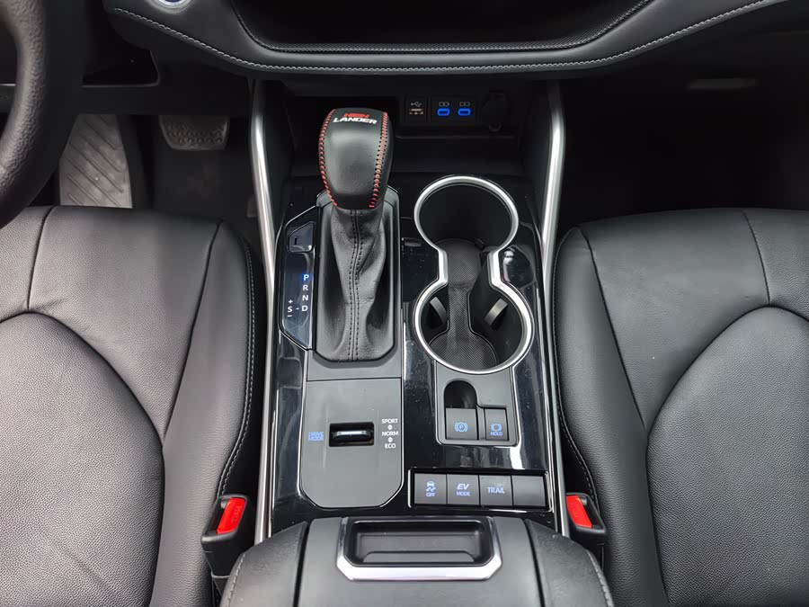 Toyota Highlander 2021 car image #18