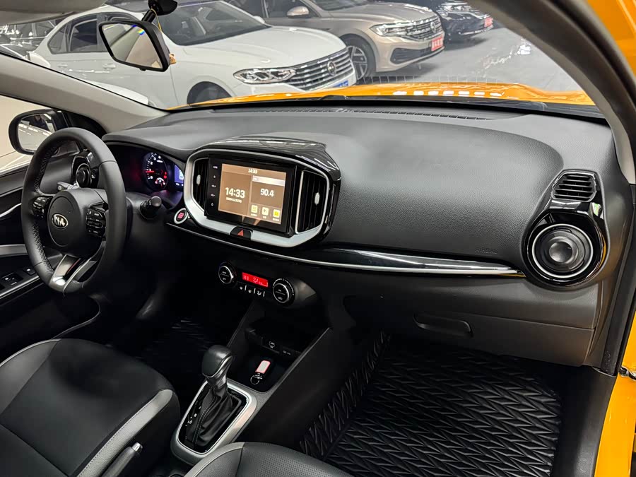 Kia 2021 car image #18