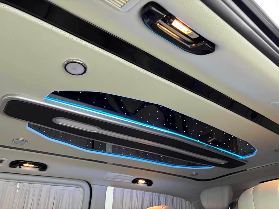 Mercedes-Benz Vito 2023 car image #18