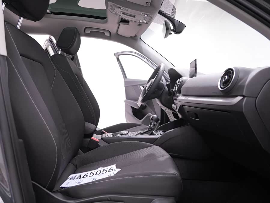 Audi Q2L 2020 immagine di auto #18