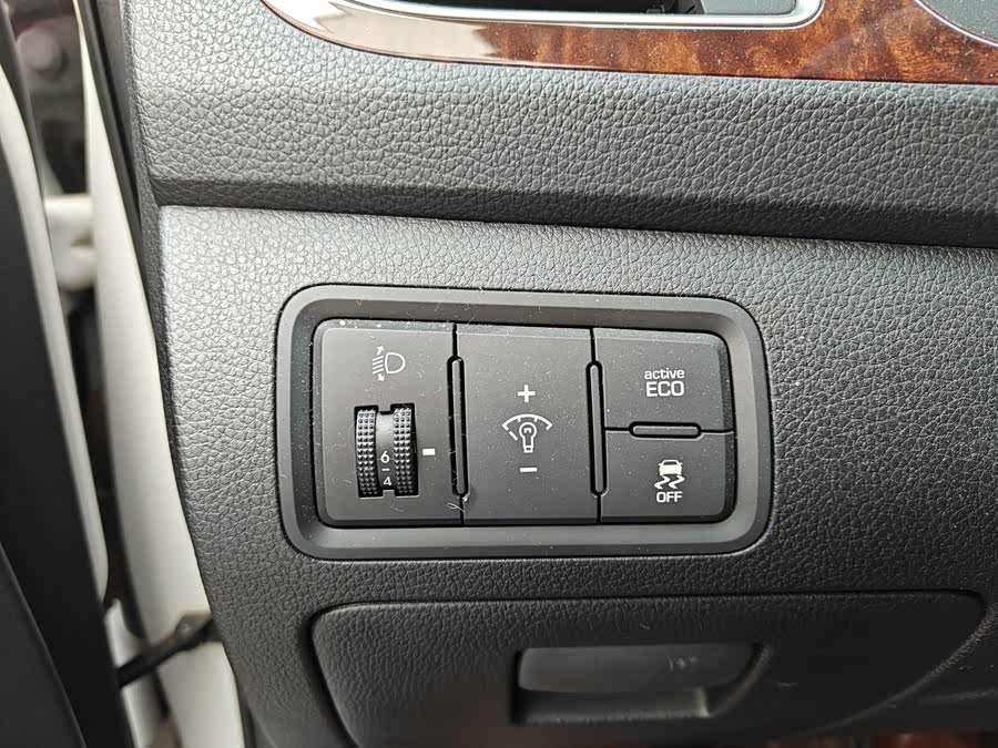 Hyundai Mistra 2014 #18 Hyundai Mistra 2014 car image #18