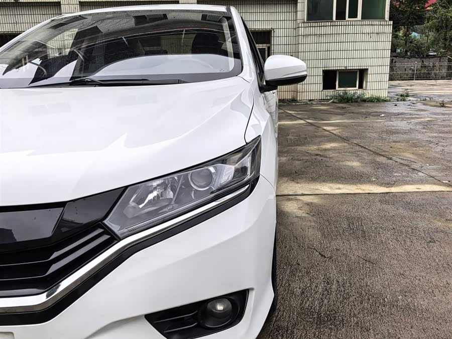 Honda Greiz 2016 #18 Honda Greiz 2016 car image #18