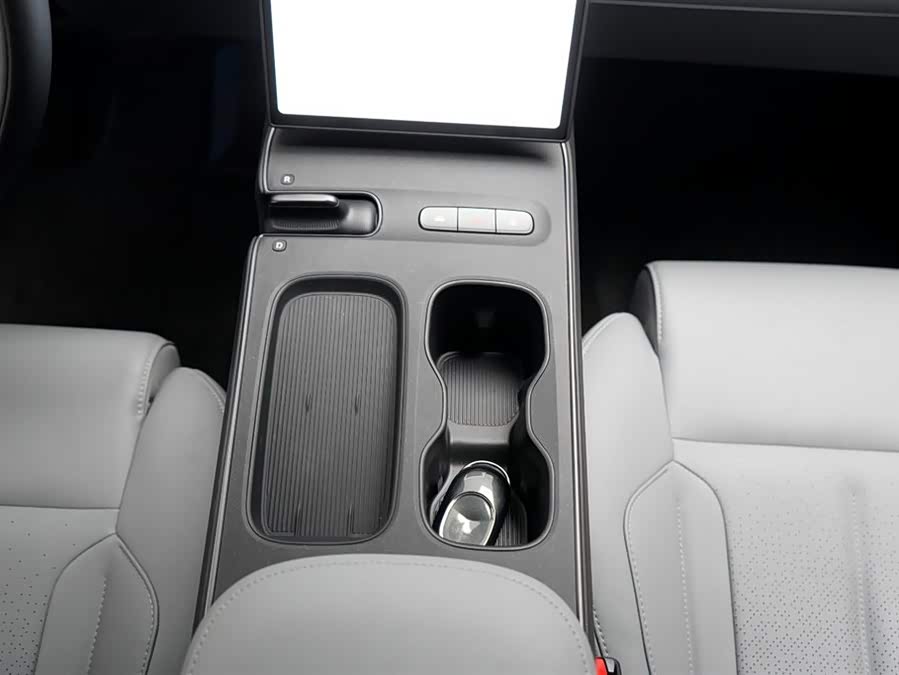 NIO ET5 2025 car image #18