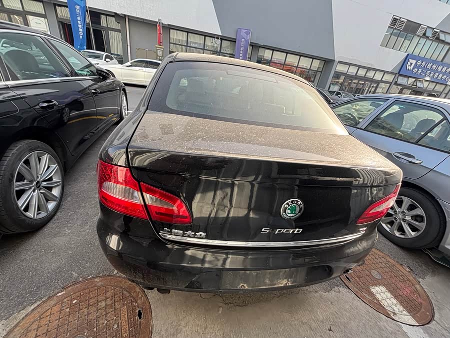 Skoda Superb 2010 car image #18