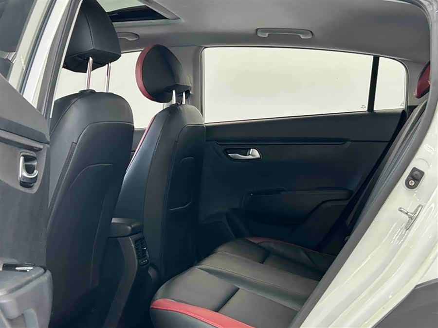 Kia Rio Cross 2019 صورة سيارة #18