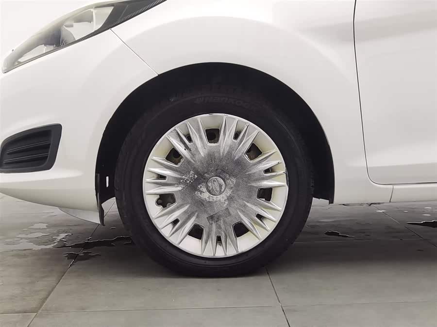 Ford Fiesta 2014 car image #18