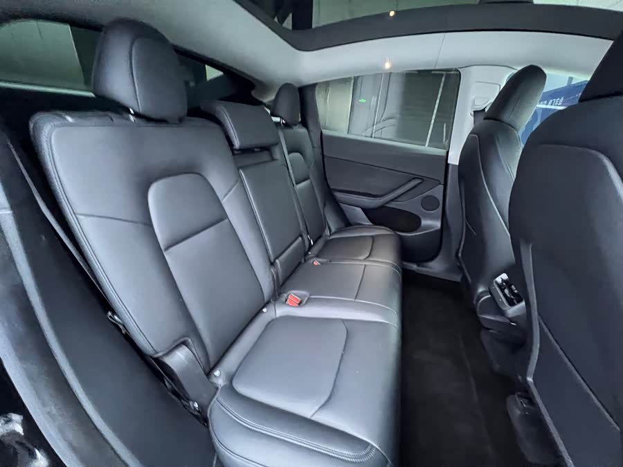Tesla Model Y 2022 #18 Tesla Model Y 2022 car image #18