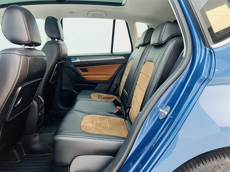Volkswagen Golf Sportsvan 2017 car image #18