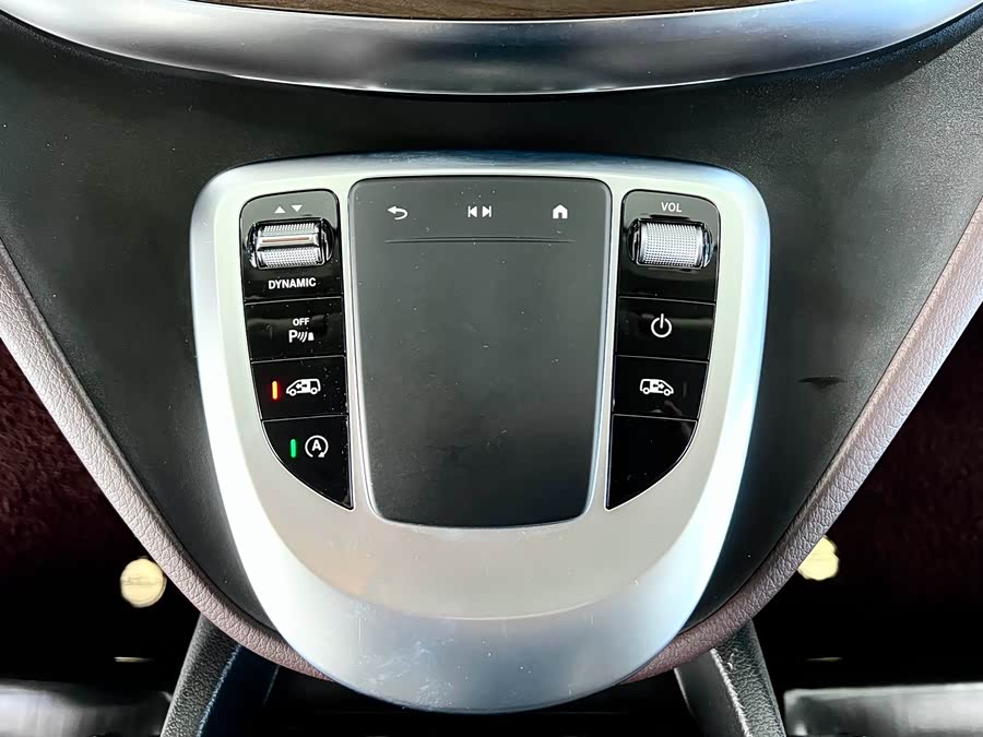 Mercedes-Benz V Class 2022 car image #18