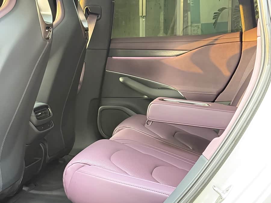 MI SU7 2025 car image #18