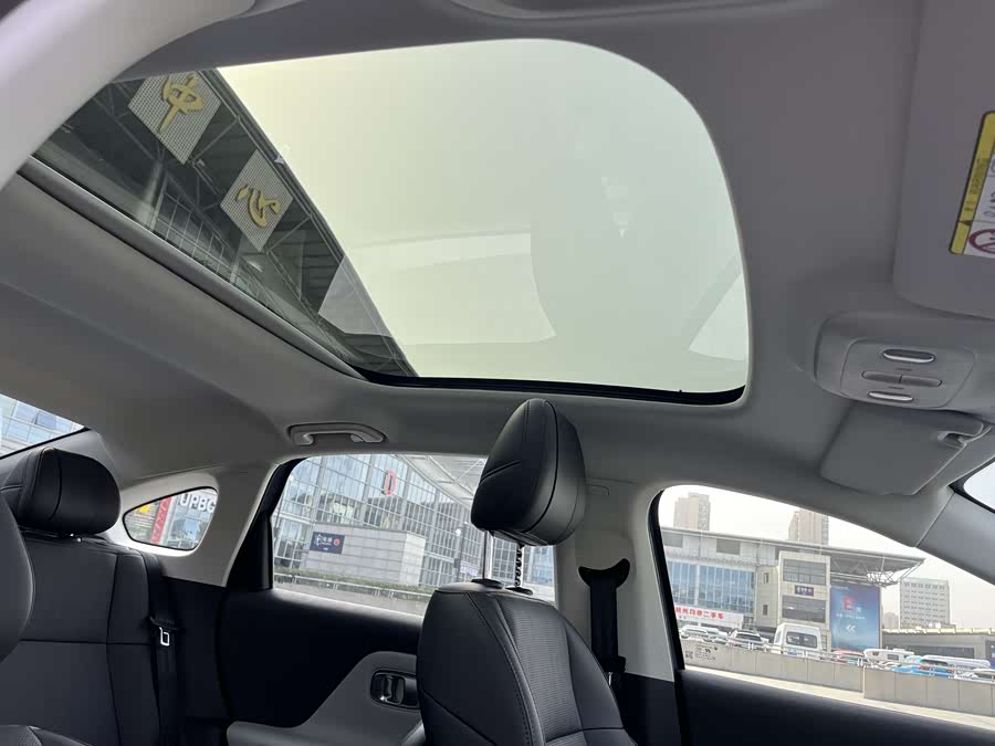 零跑汽车 零跑B01 2025 汽车图片 #18