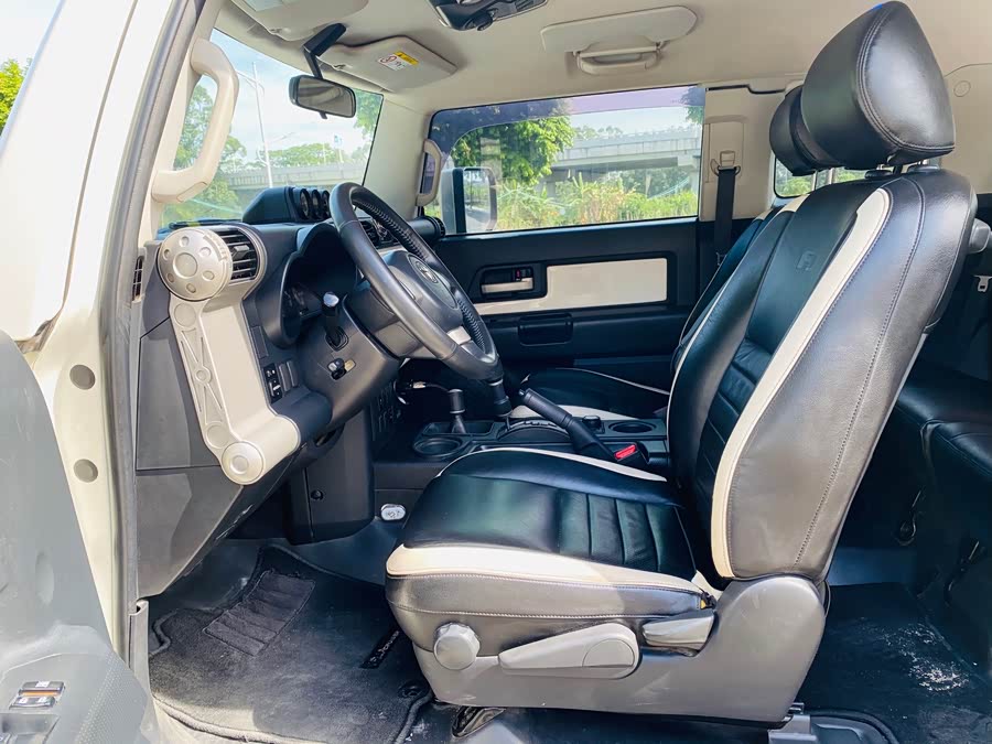 Toyota FJ Cruiser 2017 #18 Toyota FJ Cruiser 2017 car image #18