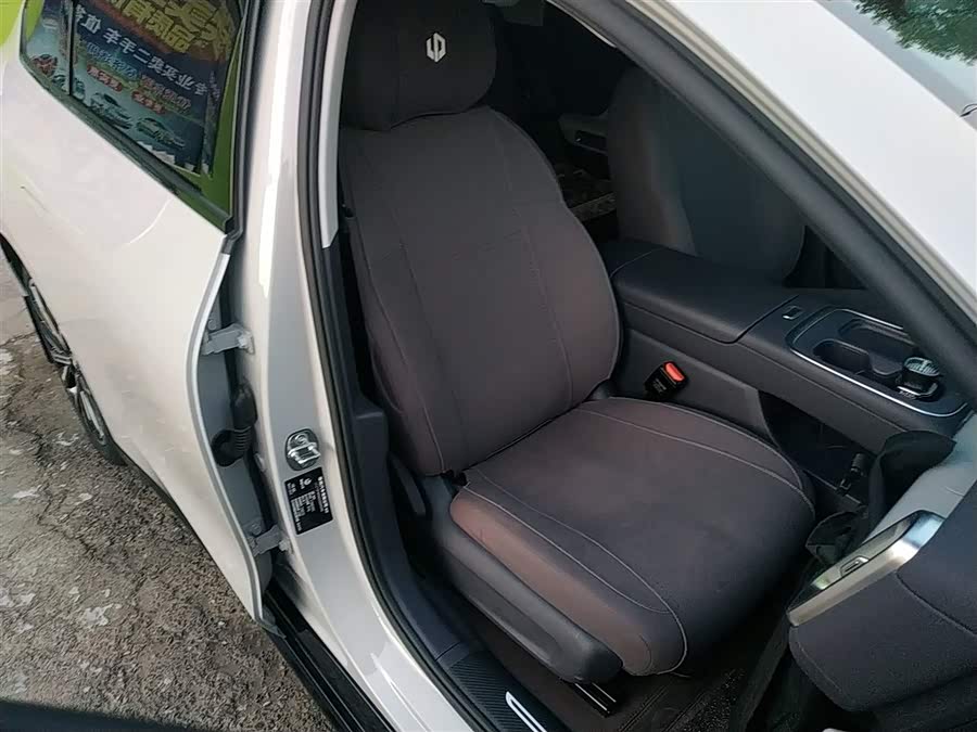 零跑汽车 零跑B01 2025 汽车图片 #18