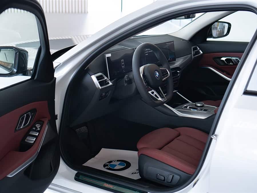 BMW i3 2025 car image #18