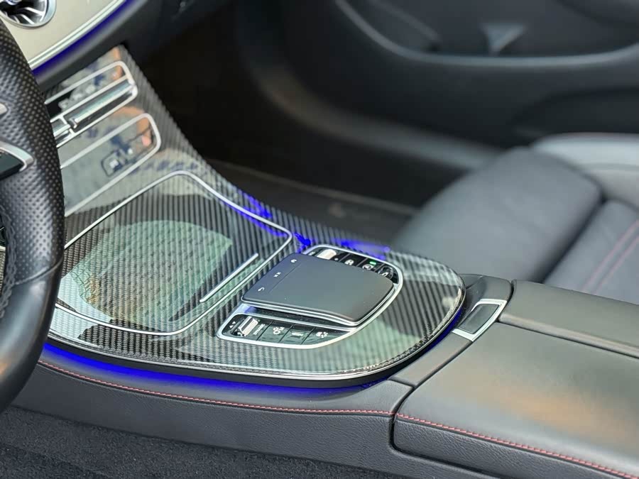 Mercedes-Benz E AMG 2022 immagine di auto #18