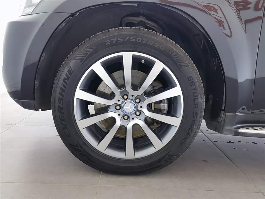 Mercedes-Benz GL Class 2012 car image #18