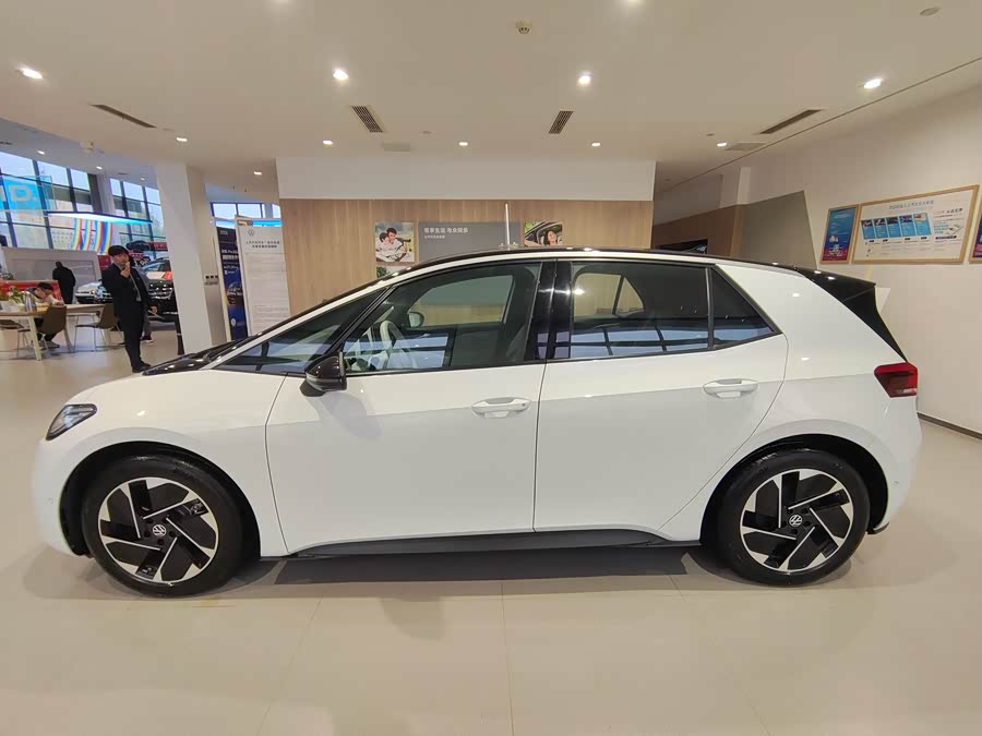 Volkswagen ID.3 2024 immagine di auto #18