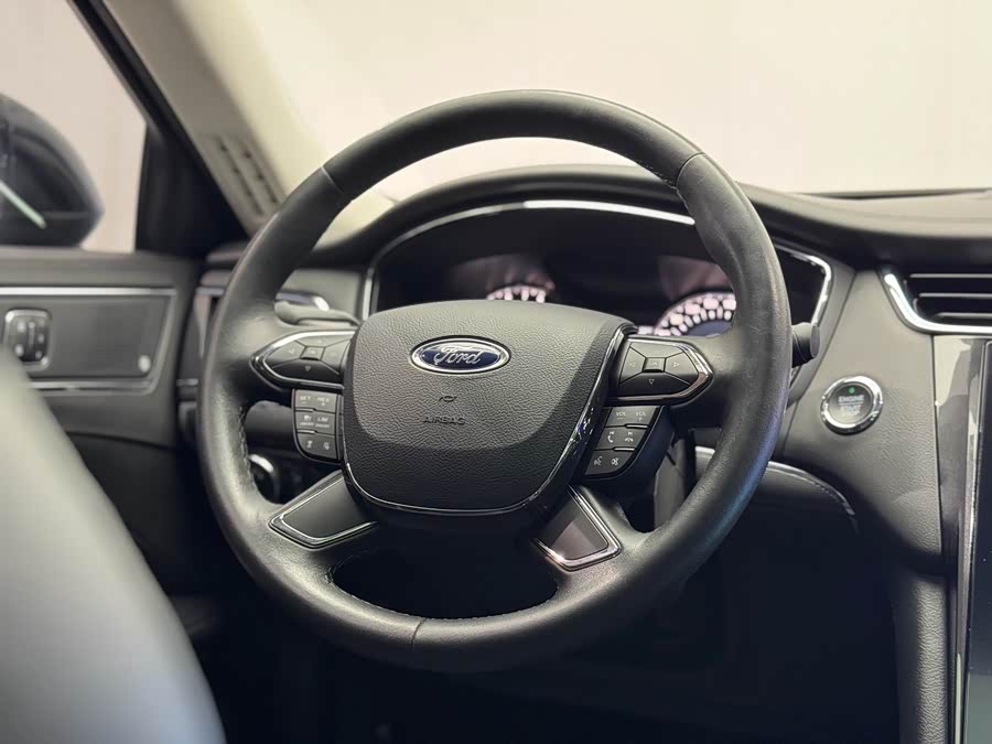 Ford Taurus 2021 car image #18
