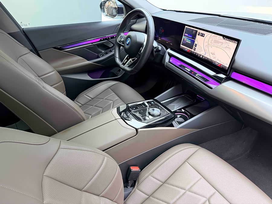 BMW i5 2024 car image #18