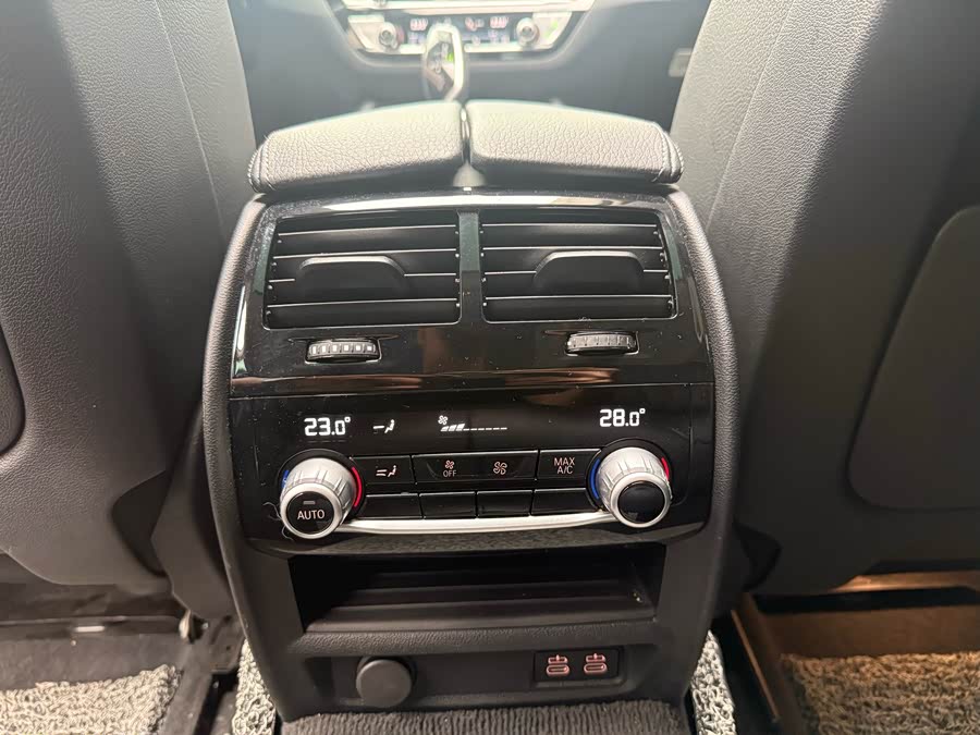 BMW 6 Series GT 2021 car image #18