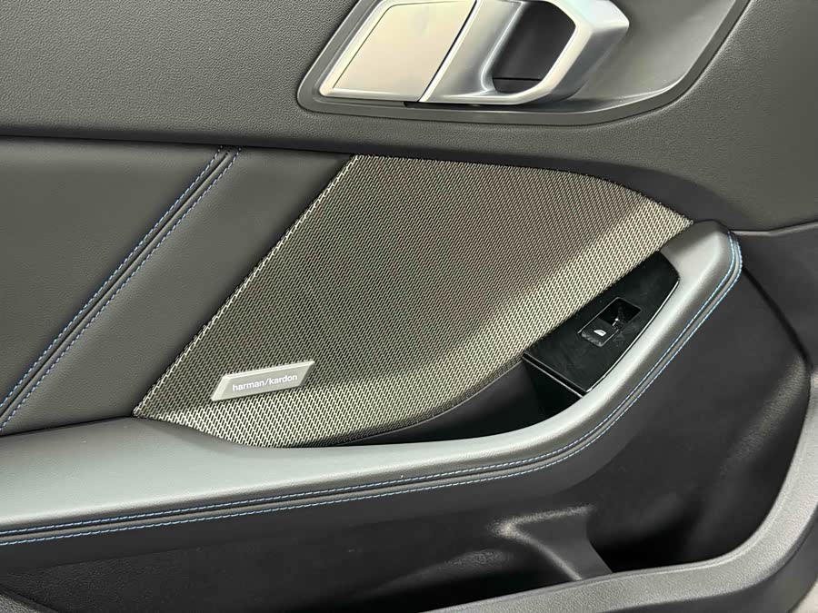 BMW M235L 2025 car image #18