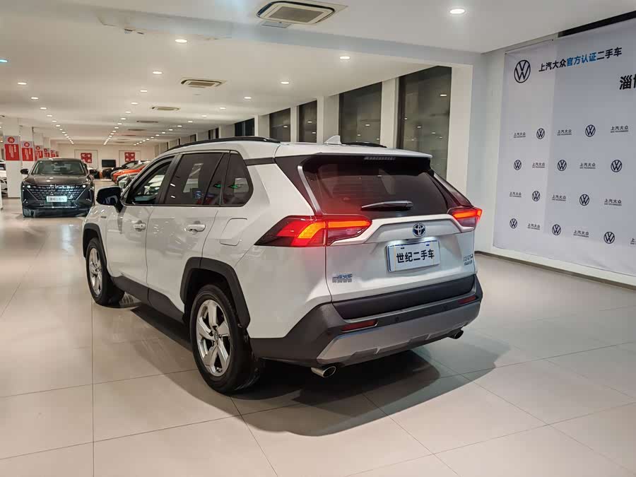 Toyota RAV4 2020 car image #18