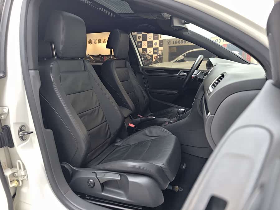 Volkswagen GolfGTI 2011 #18 Volkswagen GolfGTI 2011 car image #18