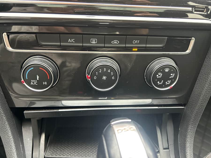 Volkswagen Golf 2019 #18 Volkswagen Golf 2019 car image #18
