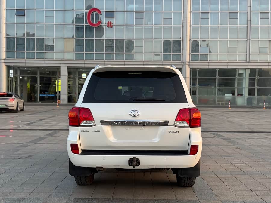 Toyota 2015 car image #18