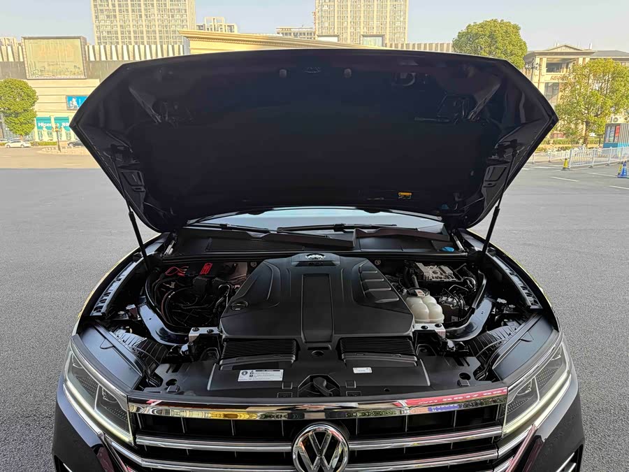 Volkswagen Touareg 2019 car image #18