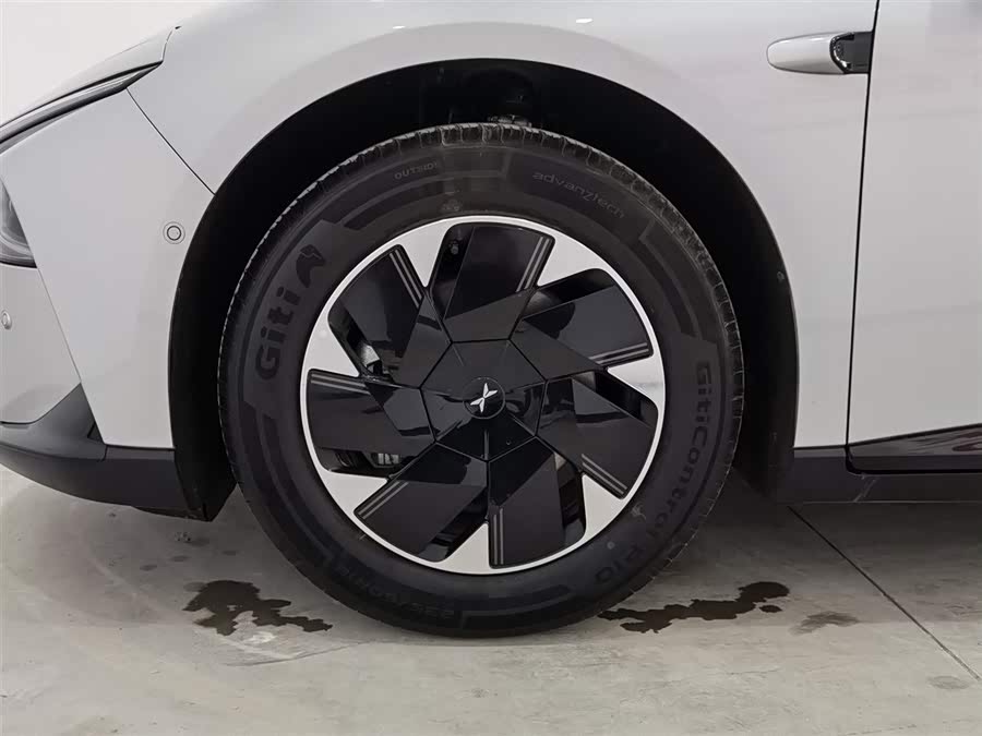 Xpeng P7+ 2024 car image #18