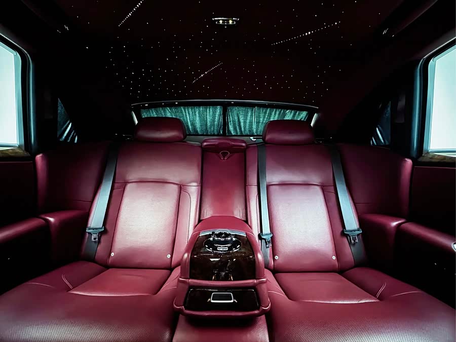 Rolls-Royce Ghost 2010 car image #18