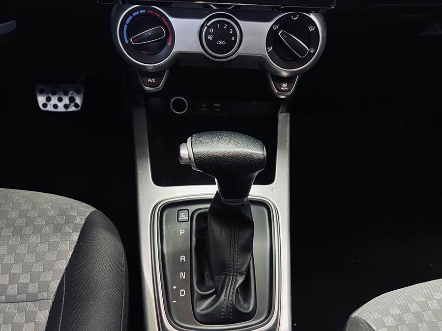 起亚 起亚K2 2017 汽车图片 #18