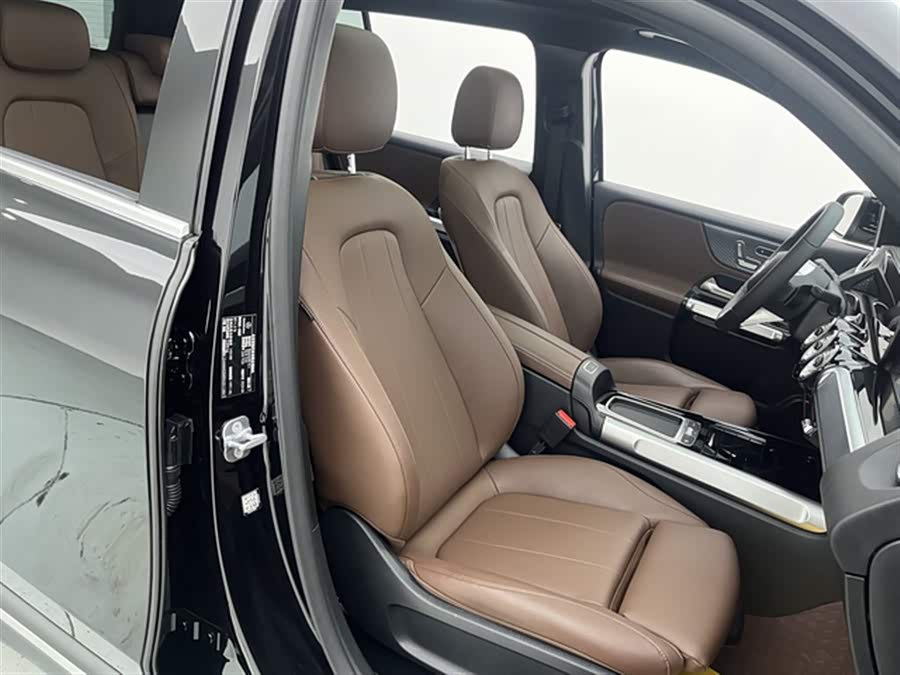 Mercedes-Benz GLB Class 2024 #18 Mercedes-Benz GLB Class 2024 car image #18