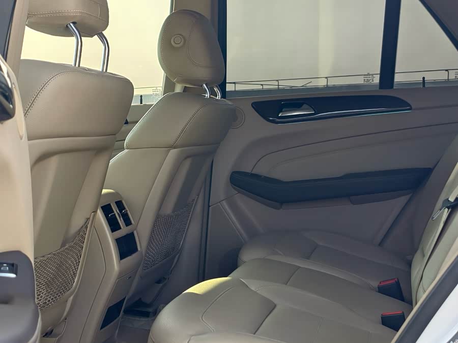 Mercedes-Benz M Class 2015 صورة سيارة #18