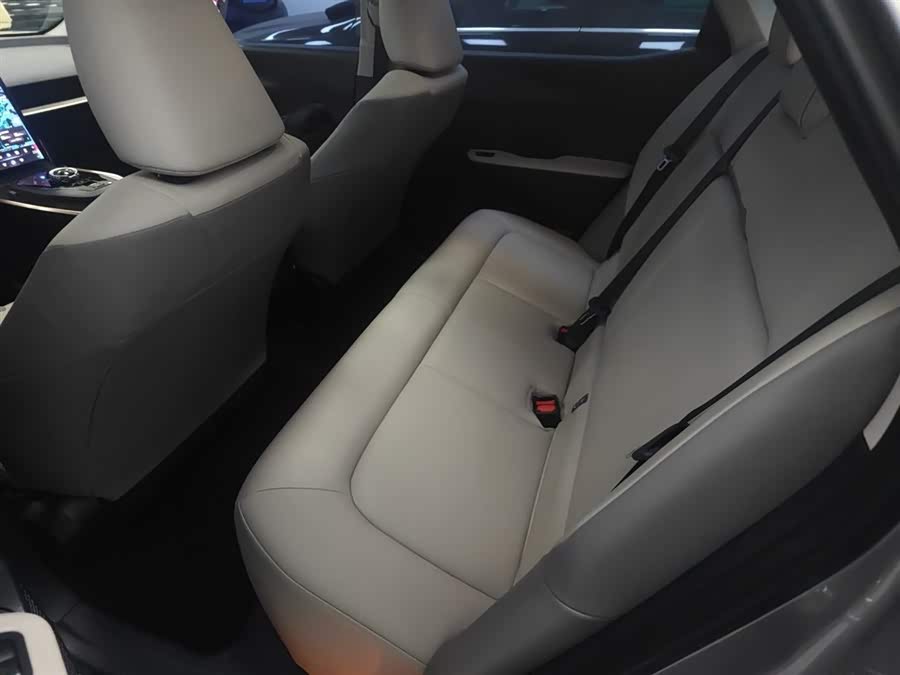 Toyota bZ3 2023 immagine di auto #18