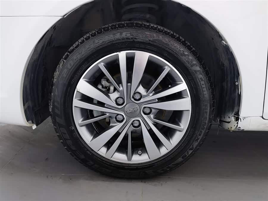 GEELY Emgrand 2018 car image #18