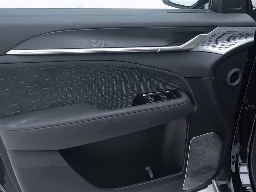 极氪 极氪009 2024 汽车图片 #18