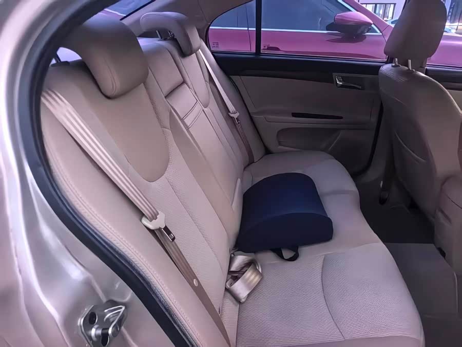 Roewe 350 2015 imagem de carro #18