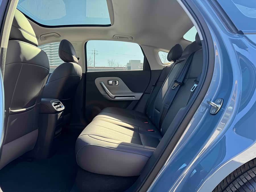 零跑汽车 零跑B01 2025 汽车图片 #18