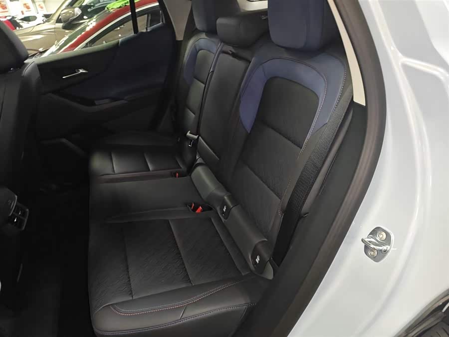 Chevrolet Equinox Plus 2025 car image #18