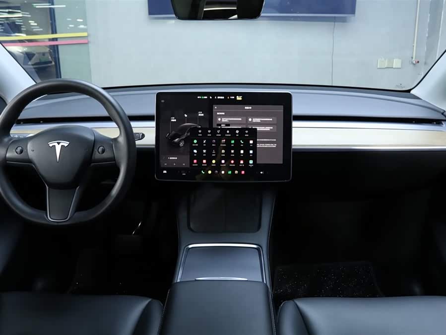 Tesla Model Y 2022 car image #18
