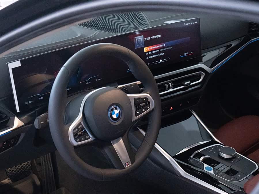 BMW i3 2024 car image #18