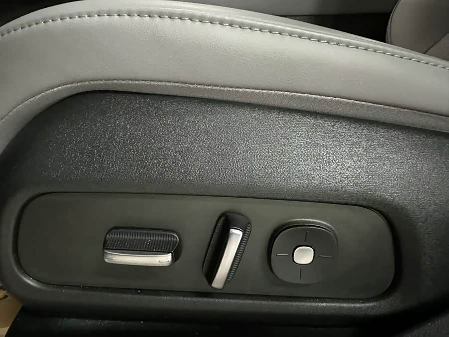 蔚来 蔚来EC6 2024 汽车图片 #18