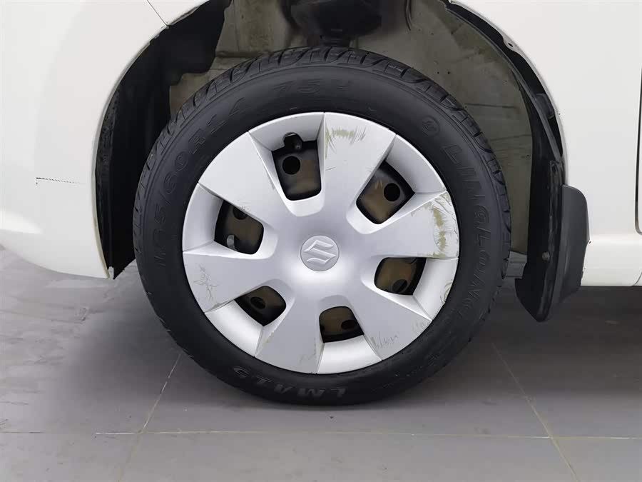 Suzuki 2014 car image #18