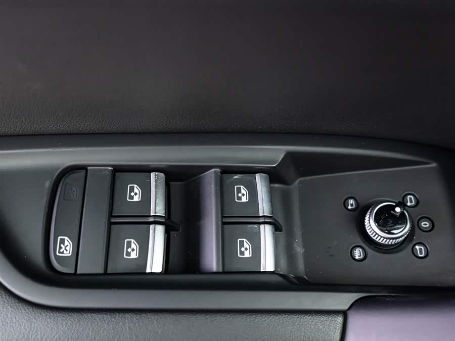 Audi Q5L 2022 car image #18