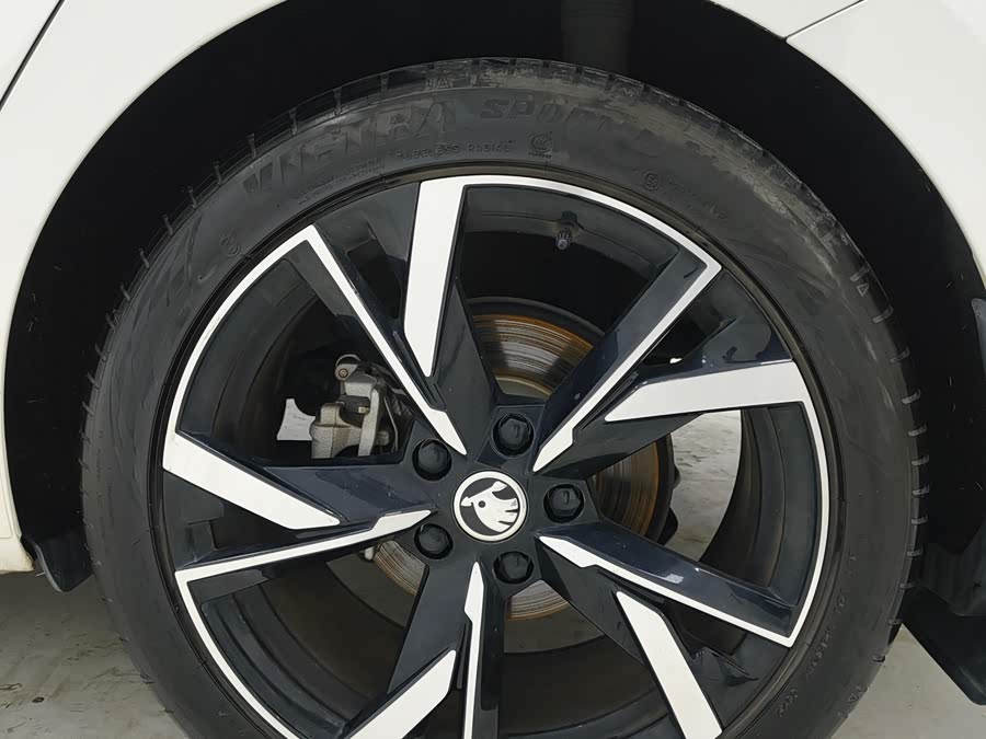Skoda Octavia 2022 car image #18