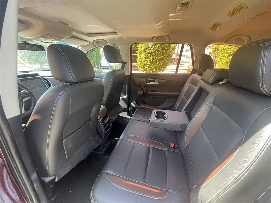 SWM X7 2017 صورة سيارة #18