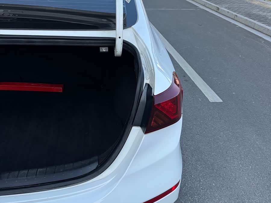 Kia K3 2019 car image #18