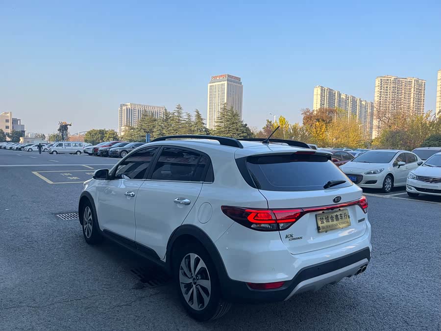 Kia Rio Cross 2017 car image #18